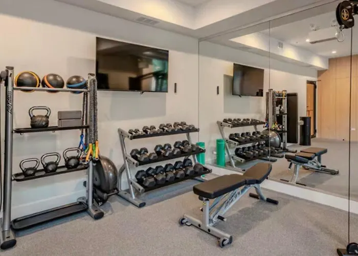 Apartment Edgewater With Free Parking Gym Modern Living *