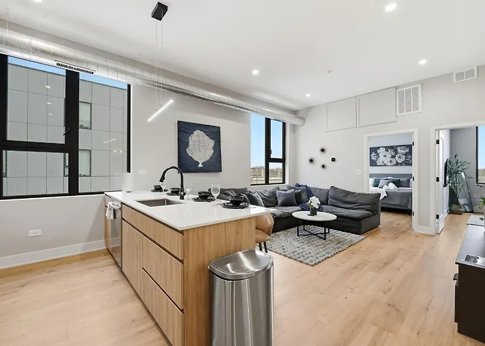 Edgewater With Free Parking Gym Modern Living Chicago