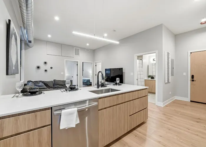 Edgewater With Free Parking Gym Modern Living