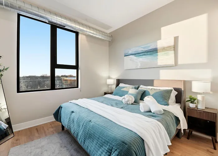 Edgewater With Free Parking Gym Modern Living *