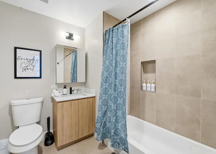 Edgewater With Free Parking Gym Modern Living *