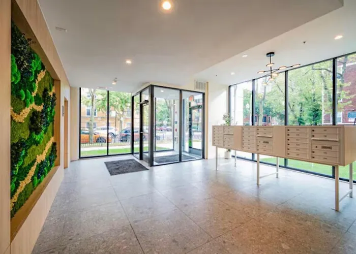 Edgewater With Free Parking Gym Modern Living Chicago