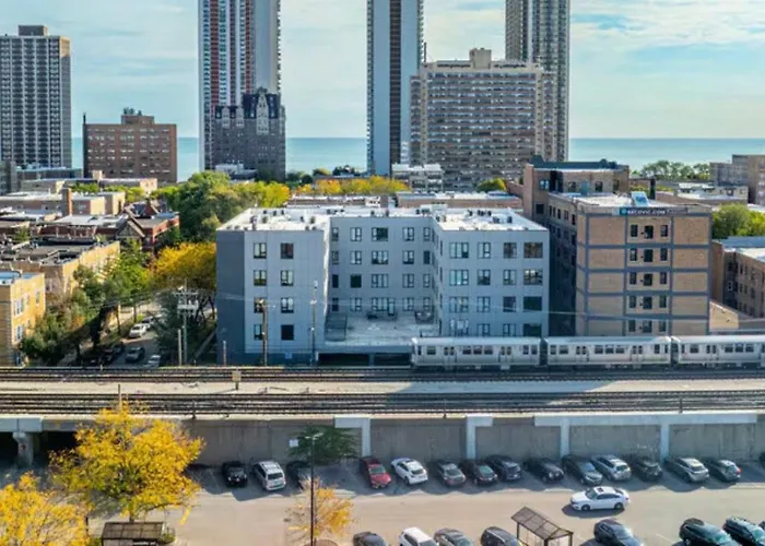 Edgewater With Free Parking Gym Modern Living